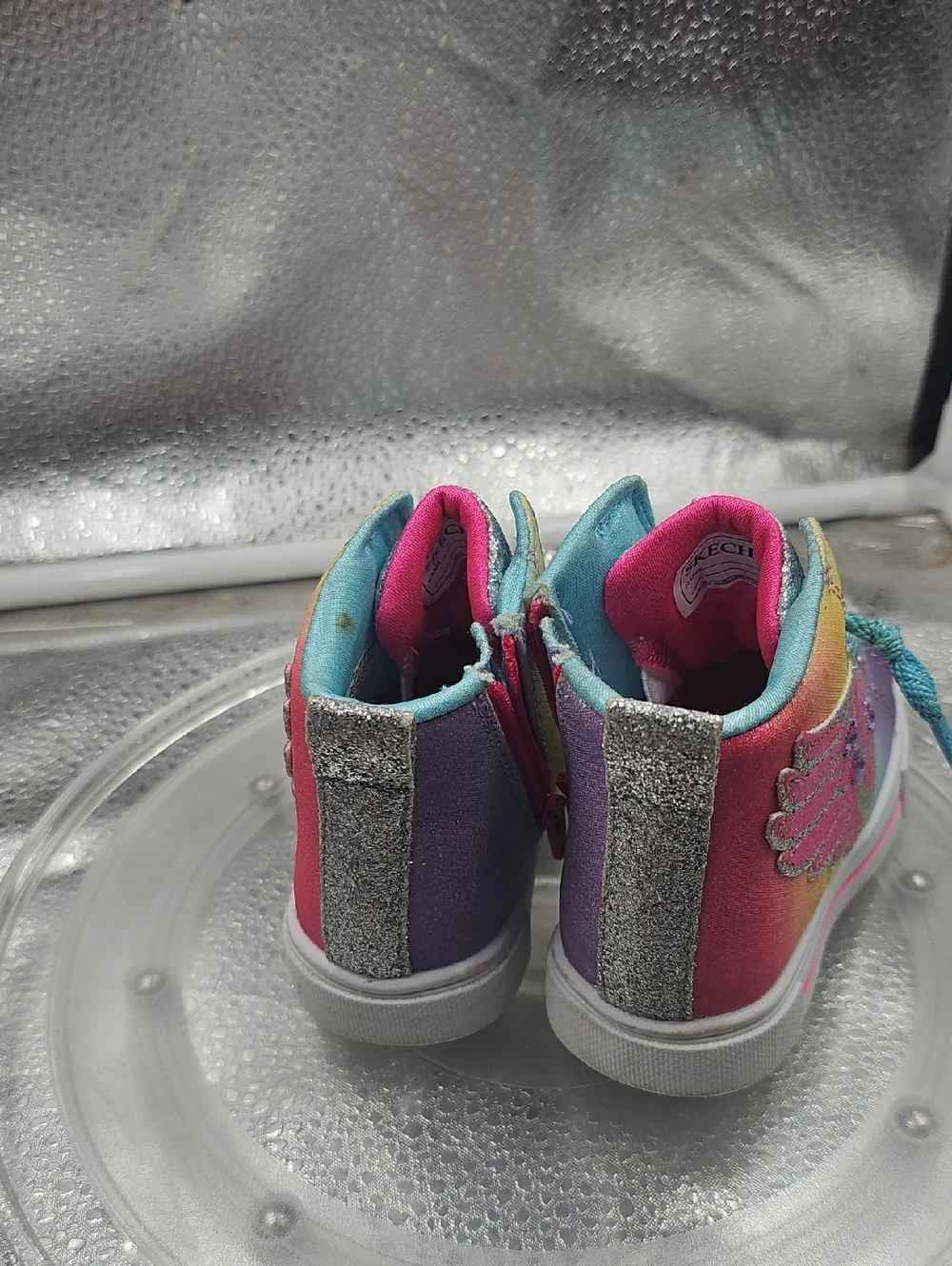 O Pink & White sz 6 Little Girls Rainbow Wings Light Up